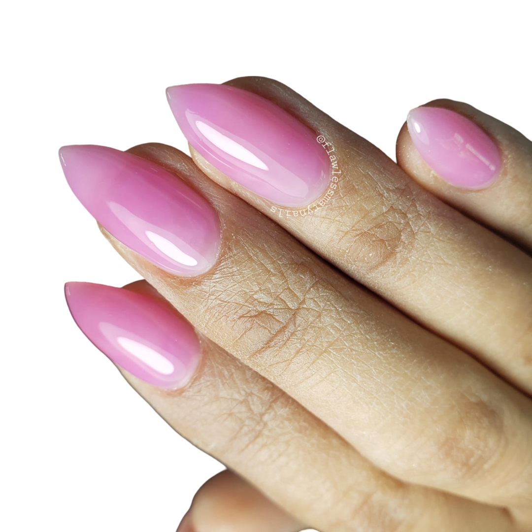 imagen de uñas rosas